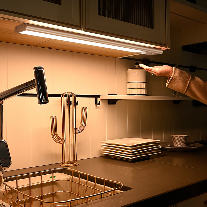 Cabinet motion sensor light